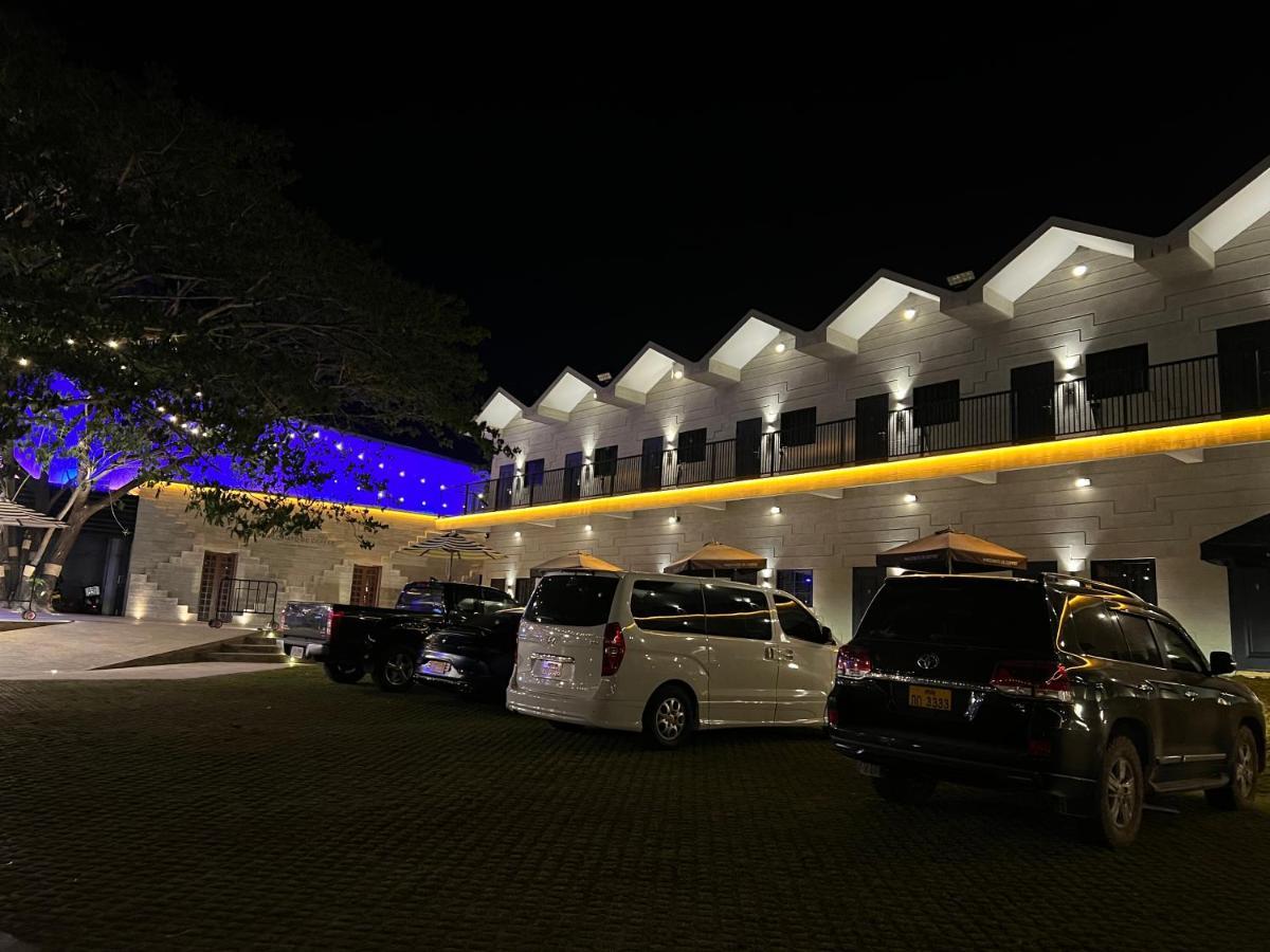 Macchiato Resort Savannakhet Opposite Thai Embassy Εξωτερικό φωτογραφία